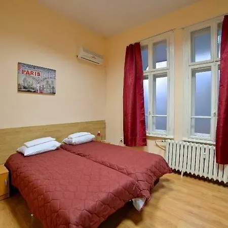 Guesthouse32 מלון *